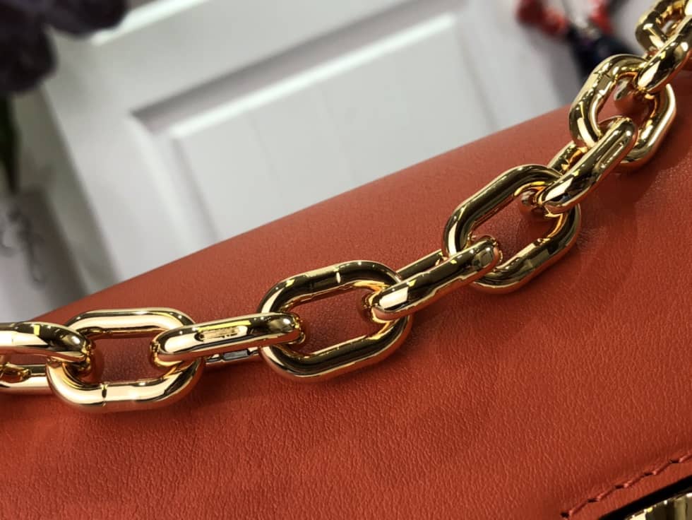 L0vis Vvtt0n Twist MM Raffia Replica Bag M57648