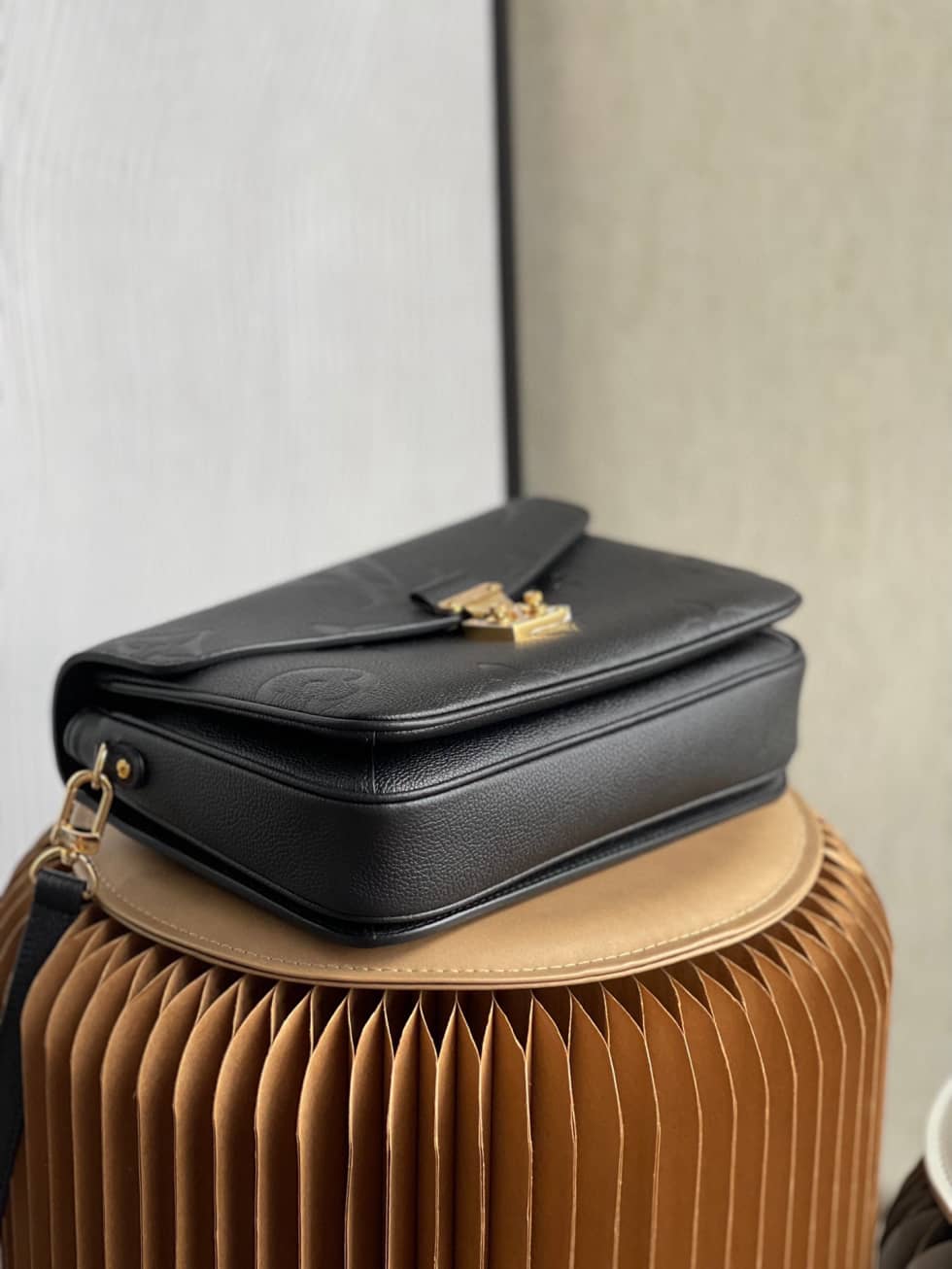 L0vis Vvtt0n Empreinte Pochette Metis Black M59211 Replica