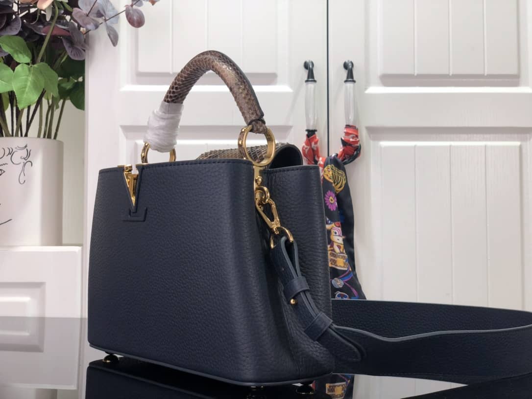 L0vis Vvtt0n Capucines Embroidery Replica Bag Blue M48865