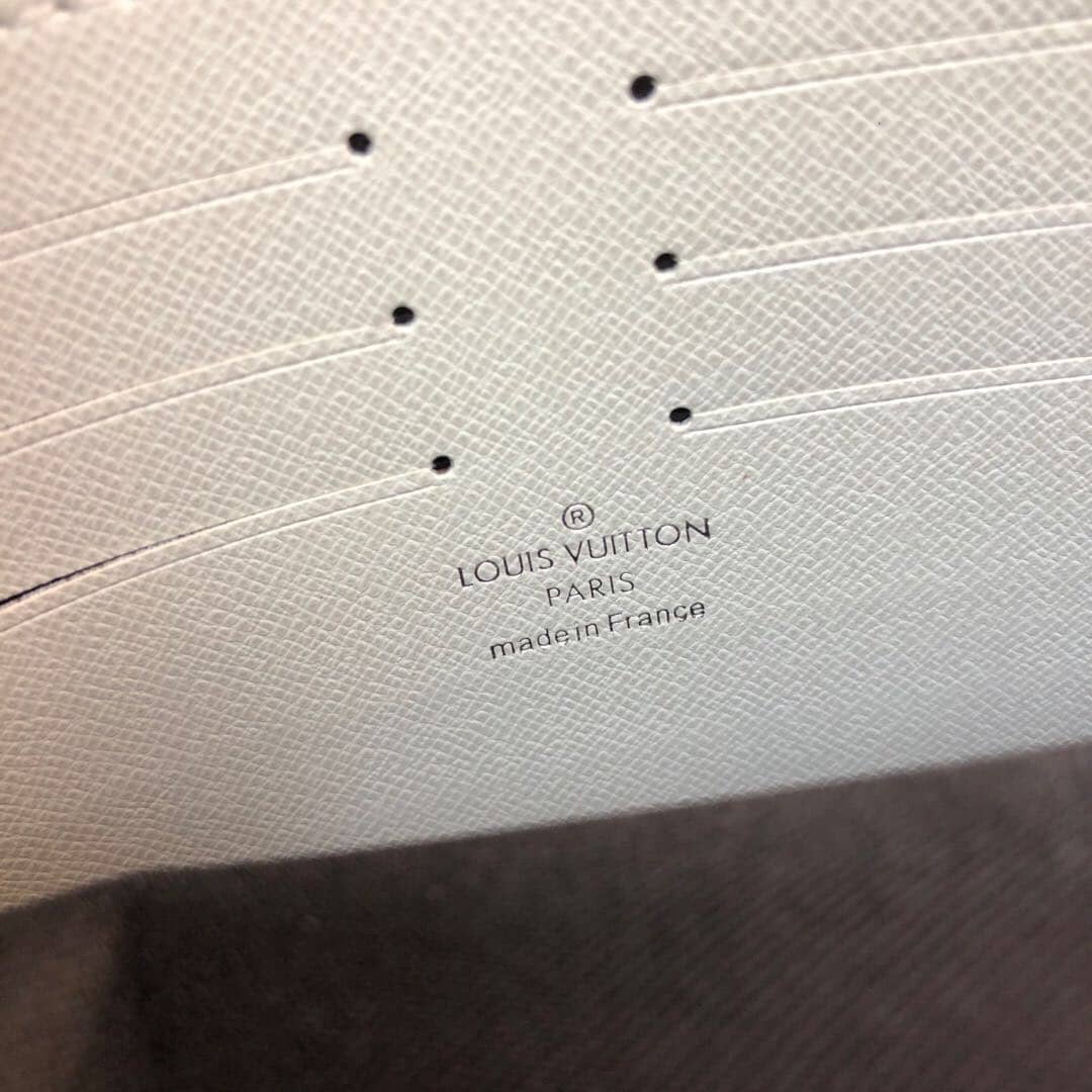 L0vis Vvtt0n Monogram Eclipse Canvas Replica Pochette Voyage MM White M61692