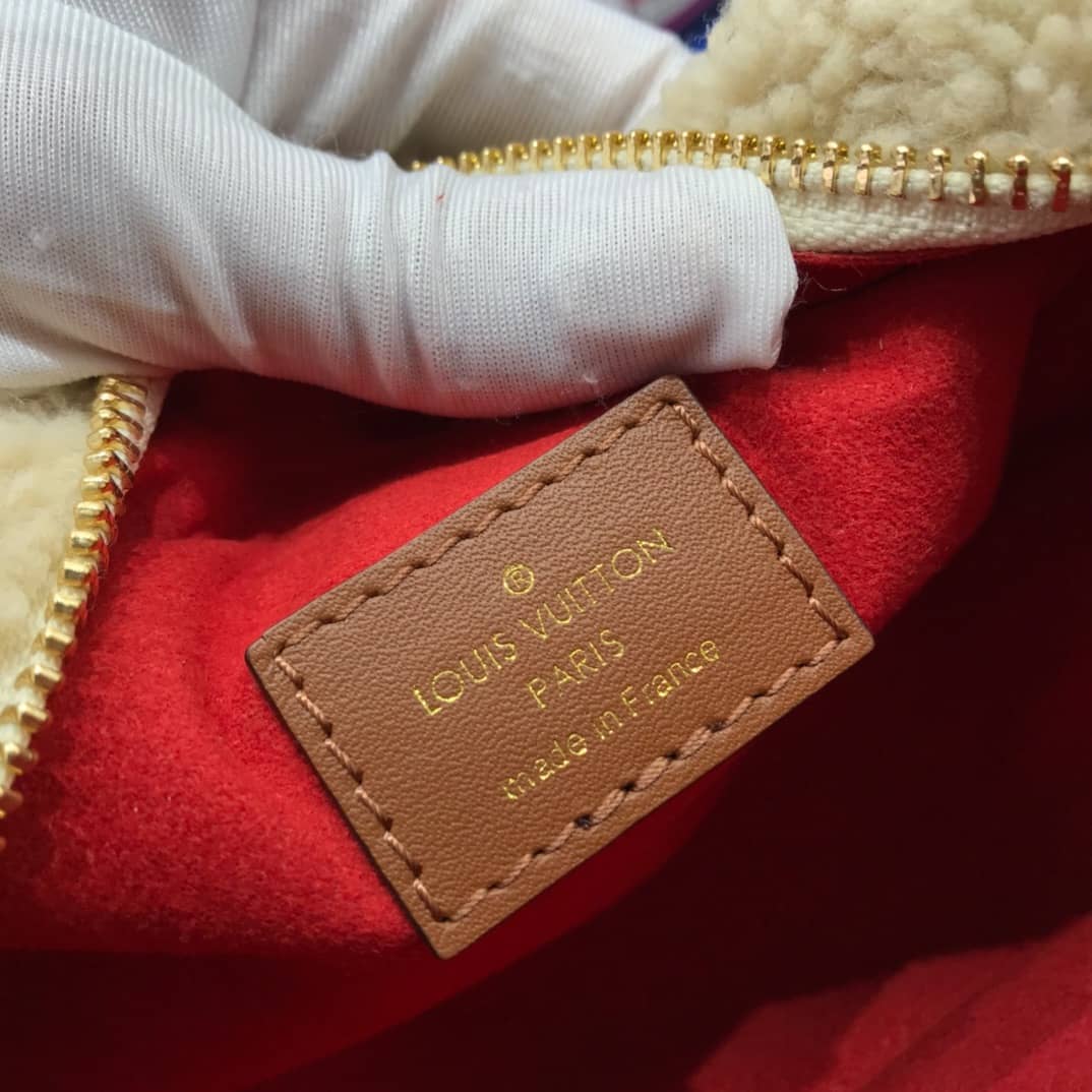 L0vis Vvtt0n Giant Monogram Teddy Replica Shoulder Bag M68599