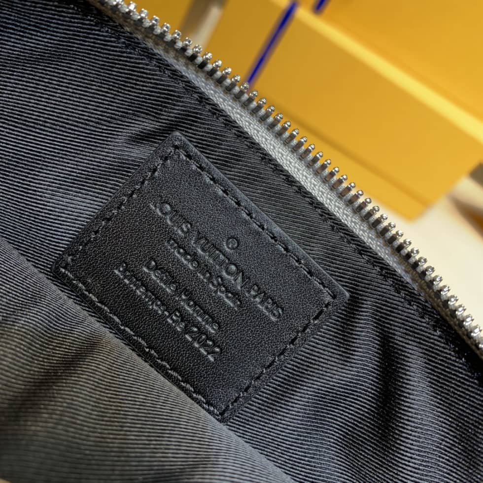 L0vis Vvtt0n Trio Pouch Glitter Silver M59682 Replica