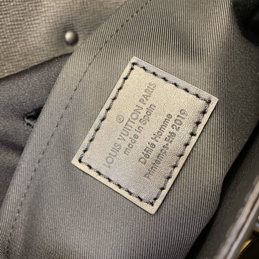 L0vis Vvtt0n Taiga Steamer PM Messenger Bag Replica Rainbow Virgil M30339