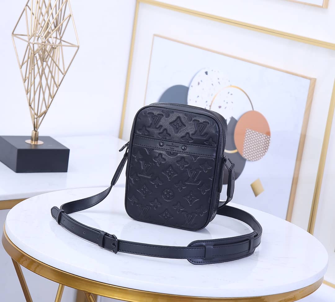 L0vis Vvtt0n Danube Slim Monogram Shadow Crossbody Bag Replica M44972