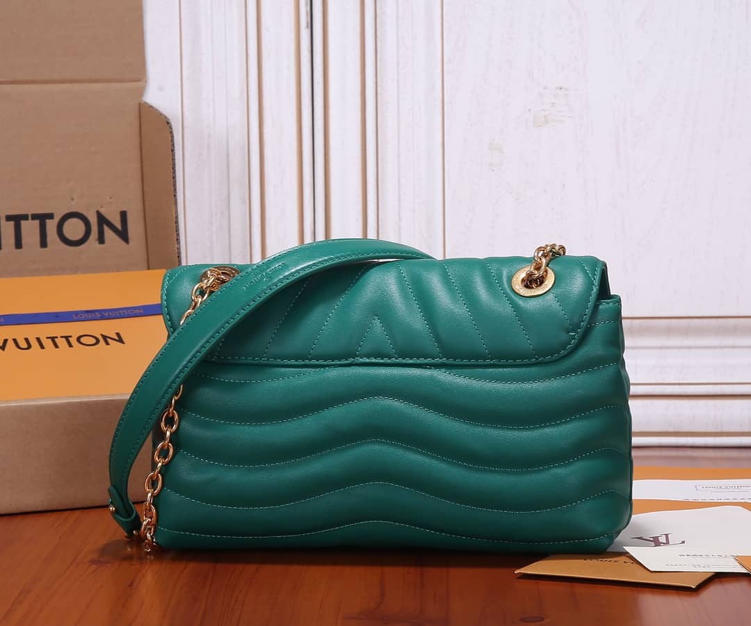 L0vis Vvtt0n New Wave Chain Cowhide Leather Replica Shoulder Bag M58664