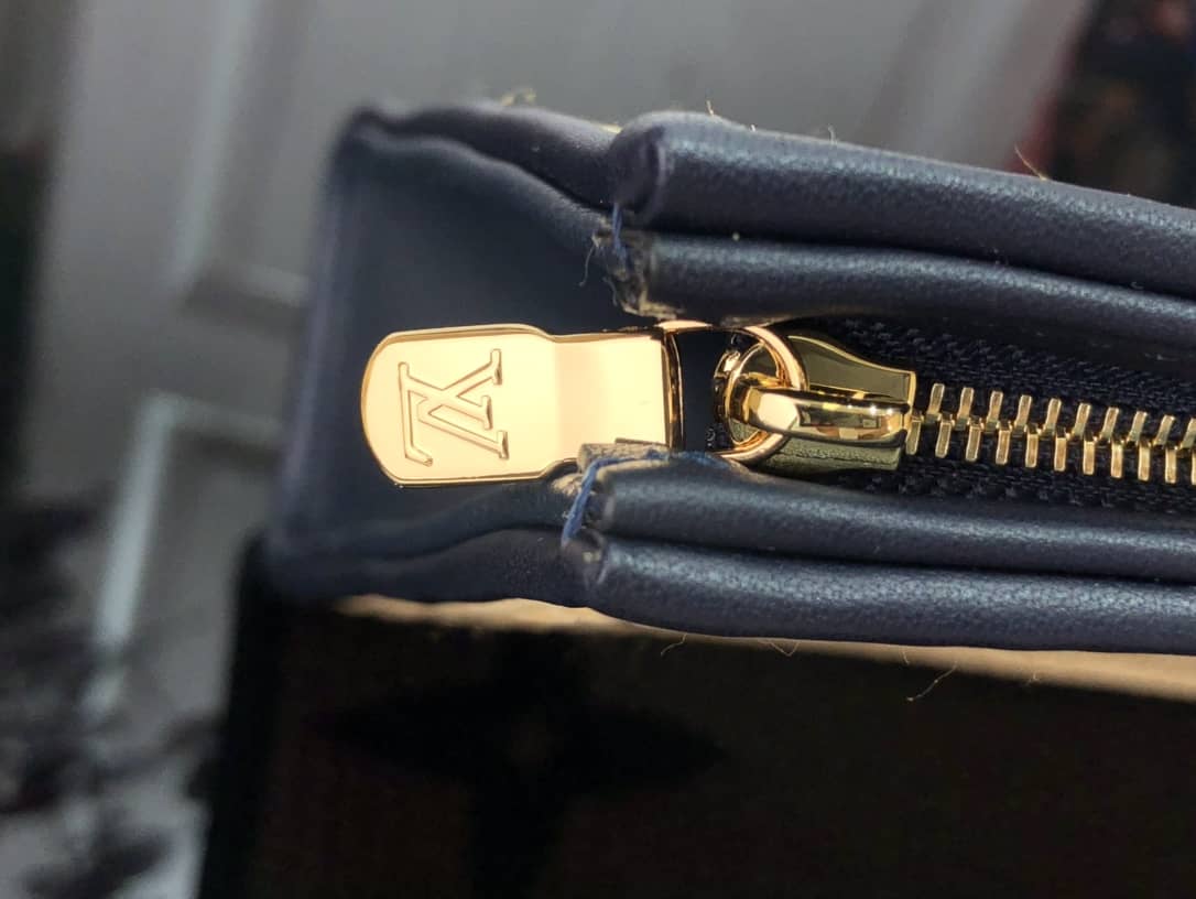 L0vis Vvtt0n Monogram Giant Raffia Toiletry 26 Cosmetic Bag Replica Apricot