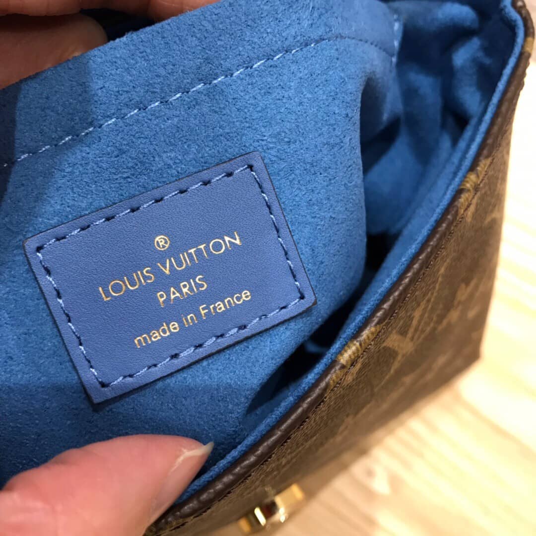 L0vis Vvtt0n Monogram Canvas Locky BB Bag Replica Blue M44321