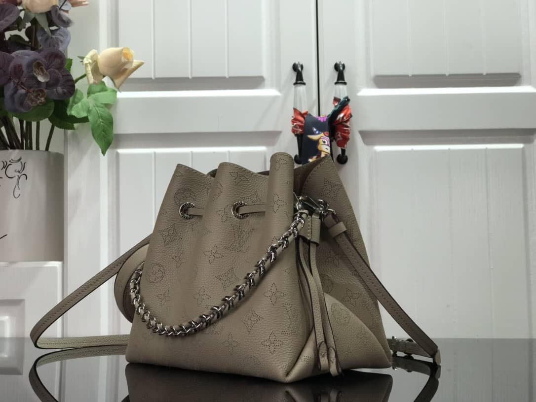 L0vis Vvtt0n Bella Mahina Magnolia Leather Replica Bag Apricot M57068