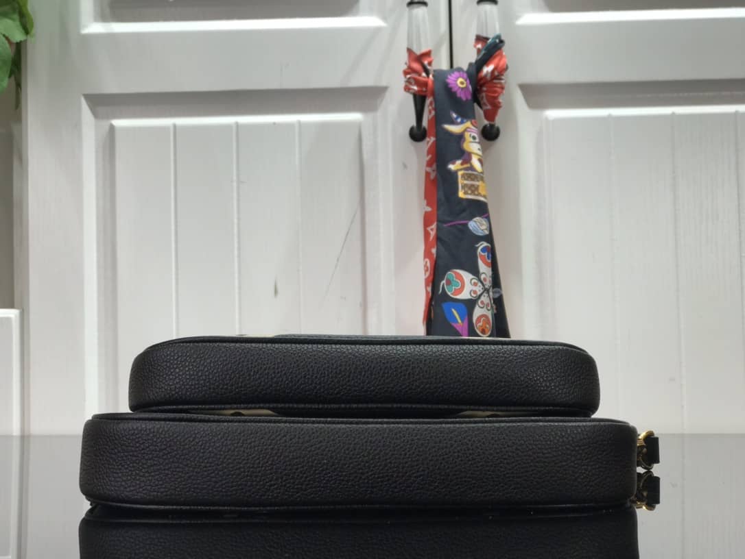 L0vis Vvtt0n Pochette Discovery Compact Replica Wallet Black M57630