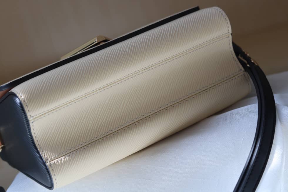 L0vis Vvtt0n Twist Leopard Handle Bag Epi Leather PM M50362 Replica Shoulder Bag