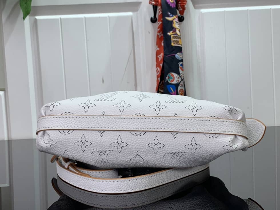 L0vis Vvtt0n Monogram Mahina Scala Mini M80092 Replica Crossbody Bag