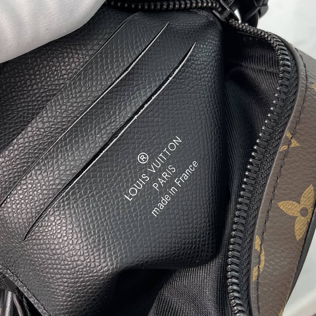 L0vis Vvtt0n Virgil Abloh Christopher Wearable Replica Wallet M69404