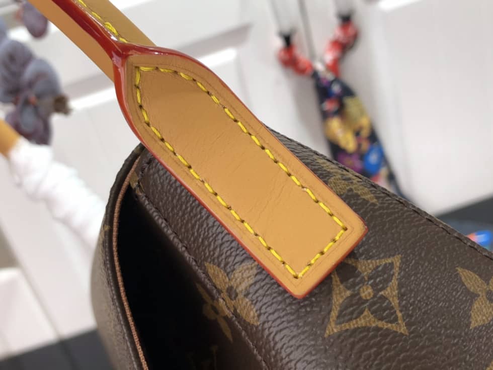 L0vis Vvtt0n Mini Looping Monogram M51147 Replica Shoulder Bag