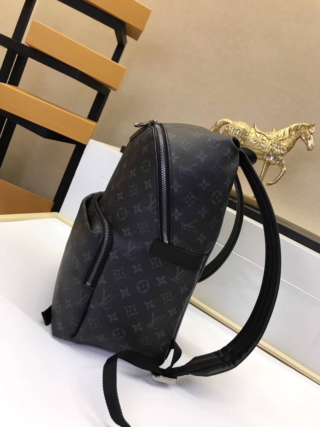 L0vis Vvtt0n Discovery PM Monogram Eclipse Canvas Replica Backpack M43186