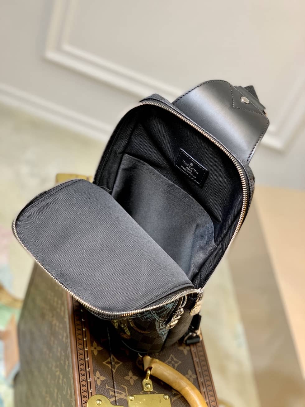 L0vis Vvtt0n Avenue Slingbag Black N45277 Replica Shoulder Bag