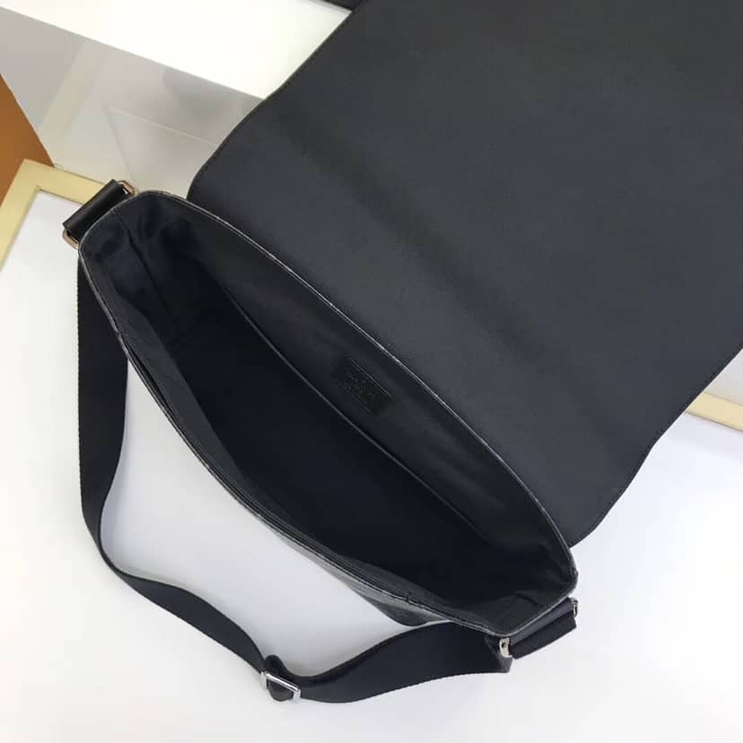 L0vis Vvtt0n District MM Monogram Replica Messenger Bag M44001