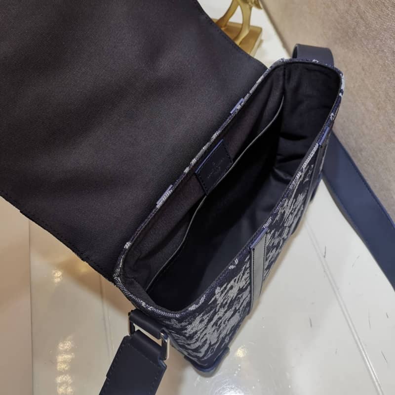 L0vis Vvtt0n Trunk Monogram Canvas Replica Messenger Bag M57282