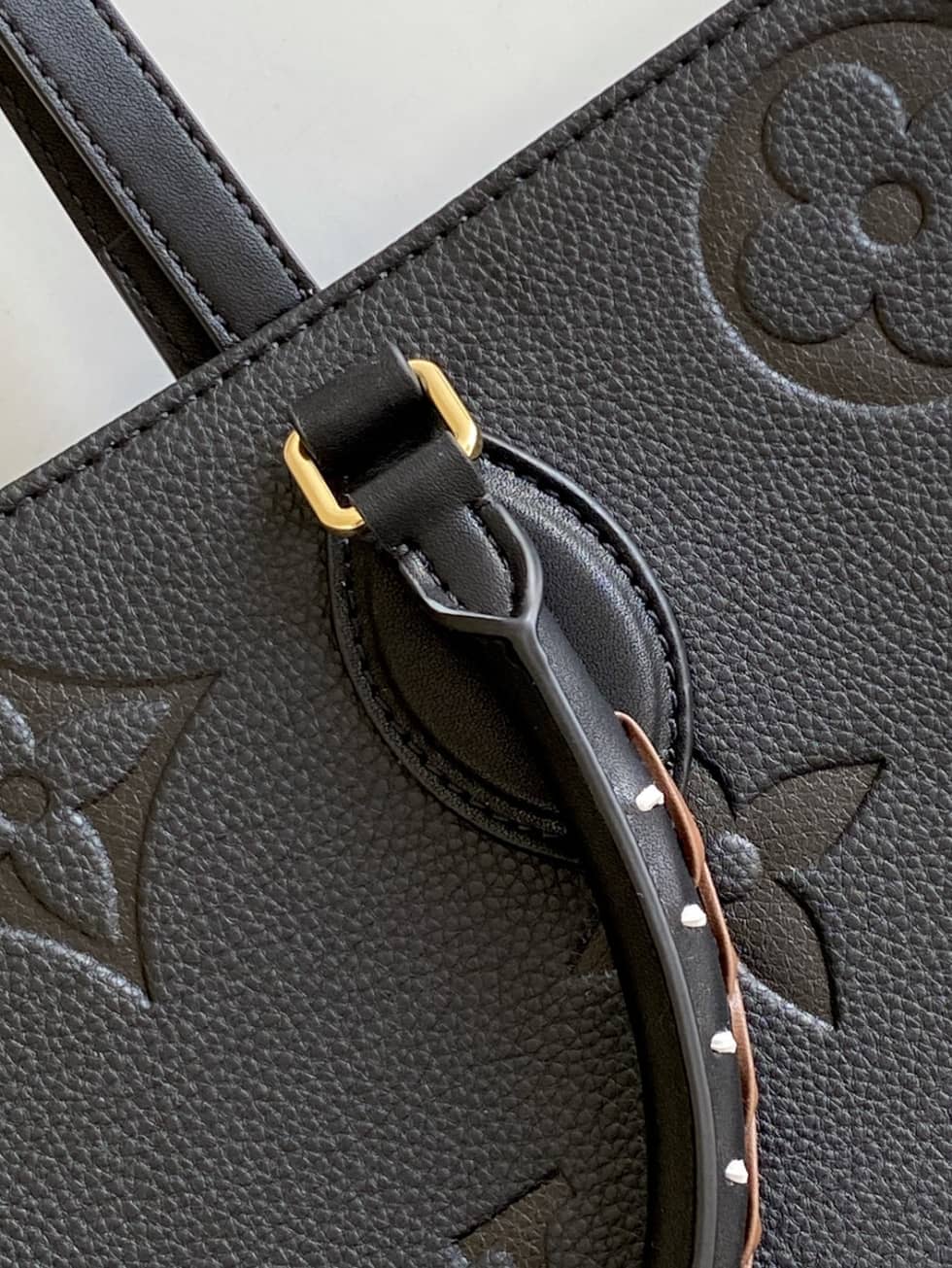 L0vis Vvtt0n Wild At Heart OnTheGo MM Black M58522 Replica Tote