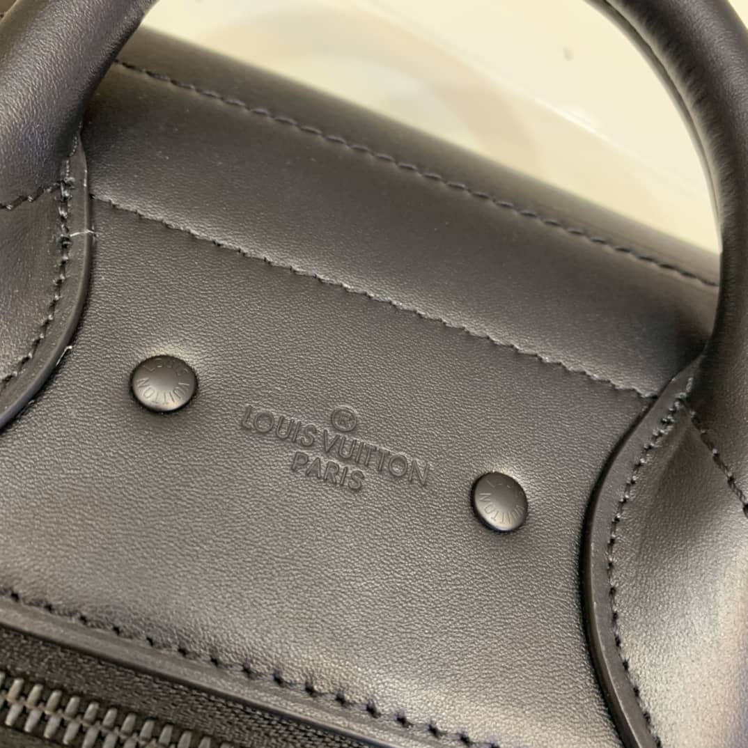 L0vis Vvtt0n Taiga Steamer PM Messenger Bag Replica Rainbow Virgil M30339