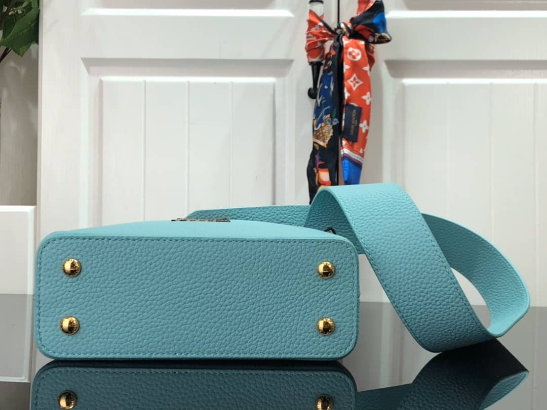 L0vis Vvtt0n Capucines MM Taurillon Leather Tote M94227