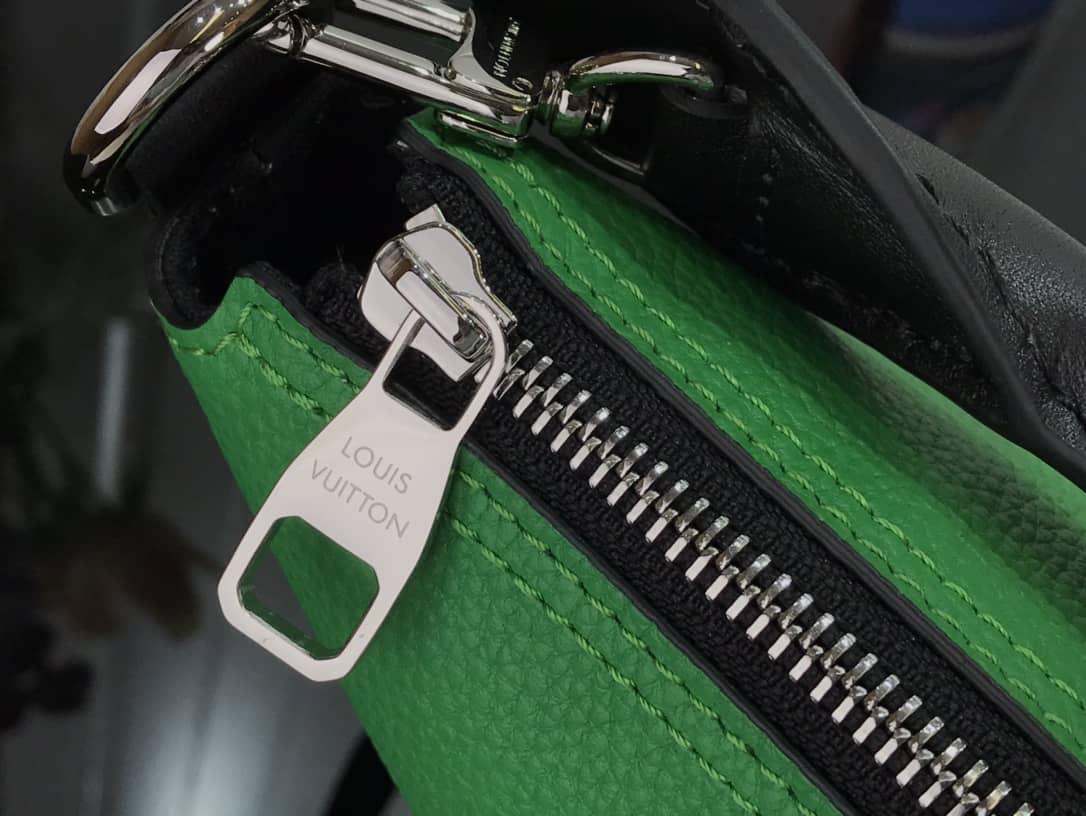 L0vis Vvtt0n Cruiser PM Calfskin Leather Replica Bag Green M57934