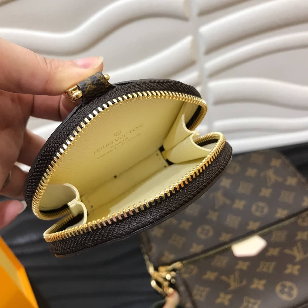 L0vis Vvtt0n Monogram Canvas Multi Pochette Replica Green M44823