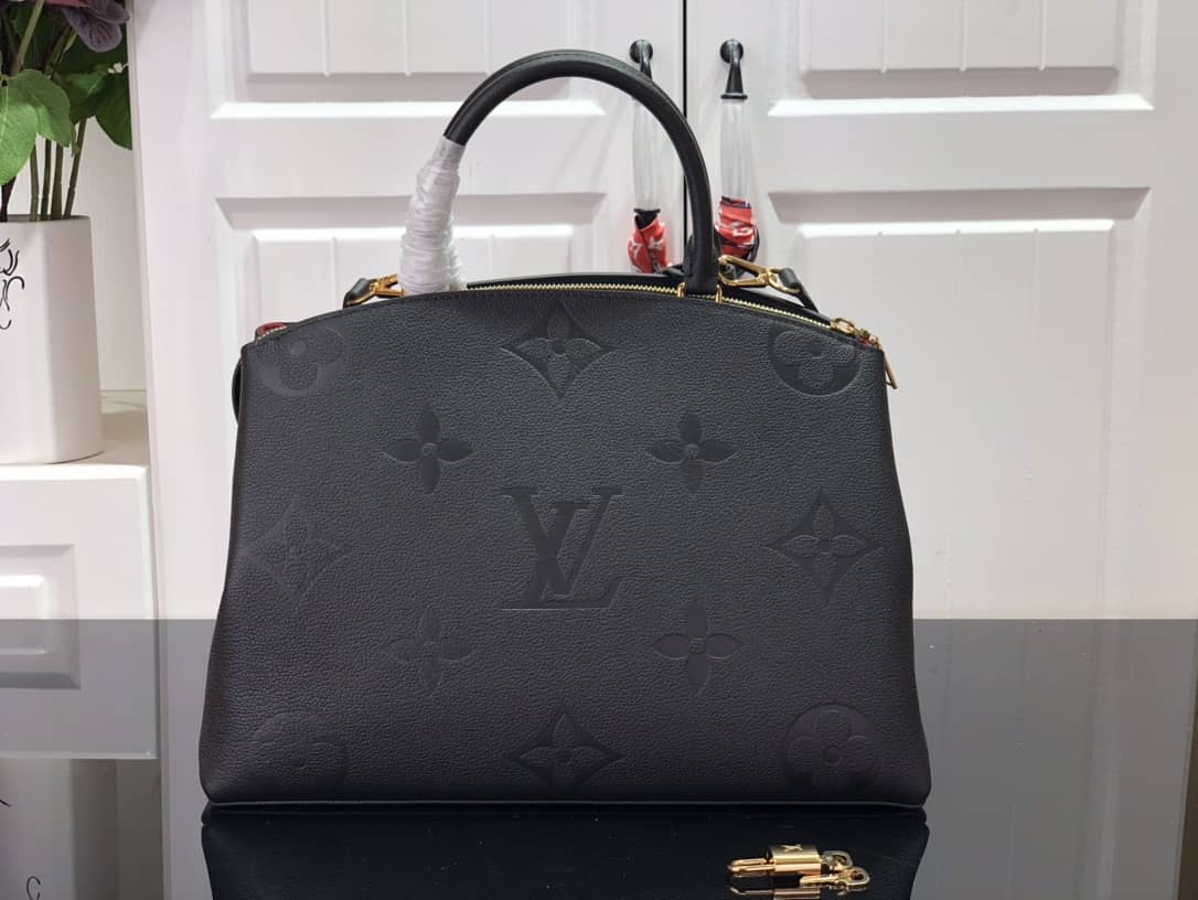 L0vis Vvtt0n Grand Palais Monogram Empreinte Bag Replica Black M45811