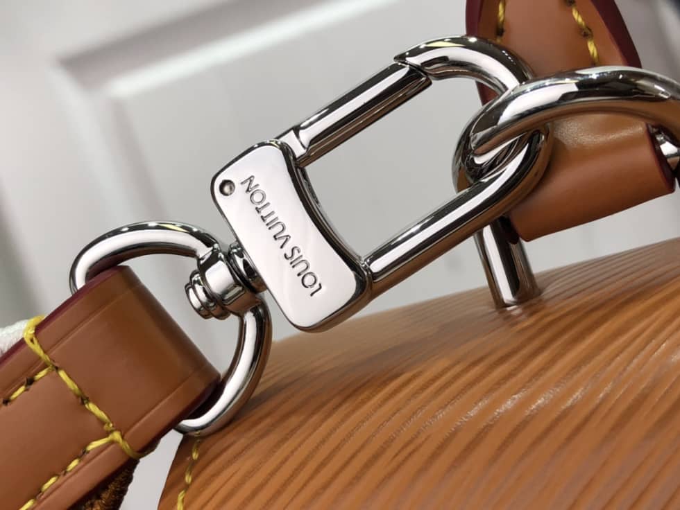 L0vis Vvtt0n Cluny Mini Epi Leather M58928 Replica Shoulder Bag