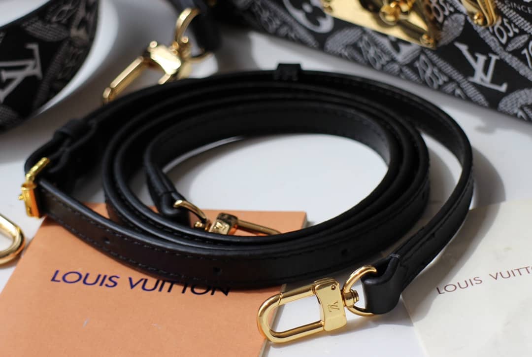 L0vis Vvtt0n Petite Malle Monogram Canvas Replica Bag Black M40273