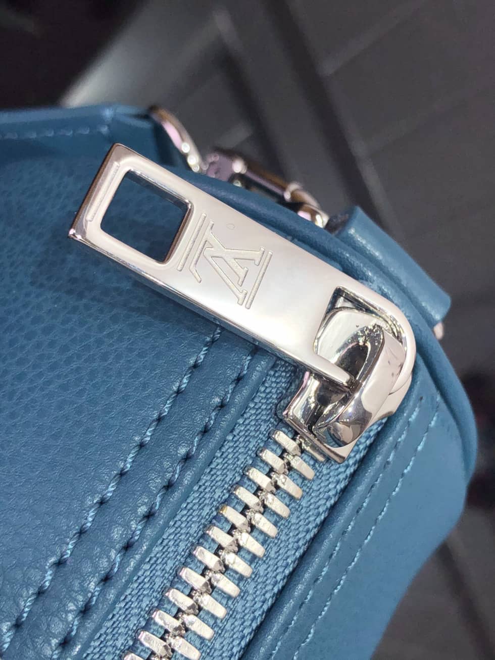 L0vis Vvtt0n Keepall XS Blue M81004 Replica Shoulder Bag