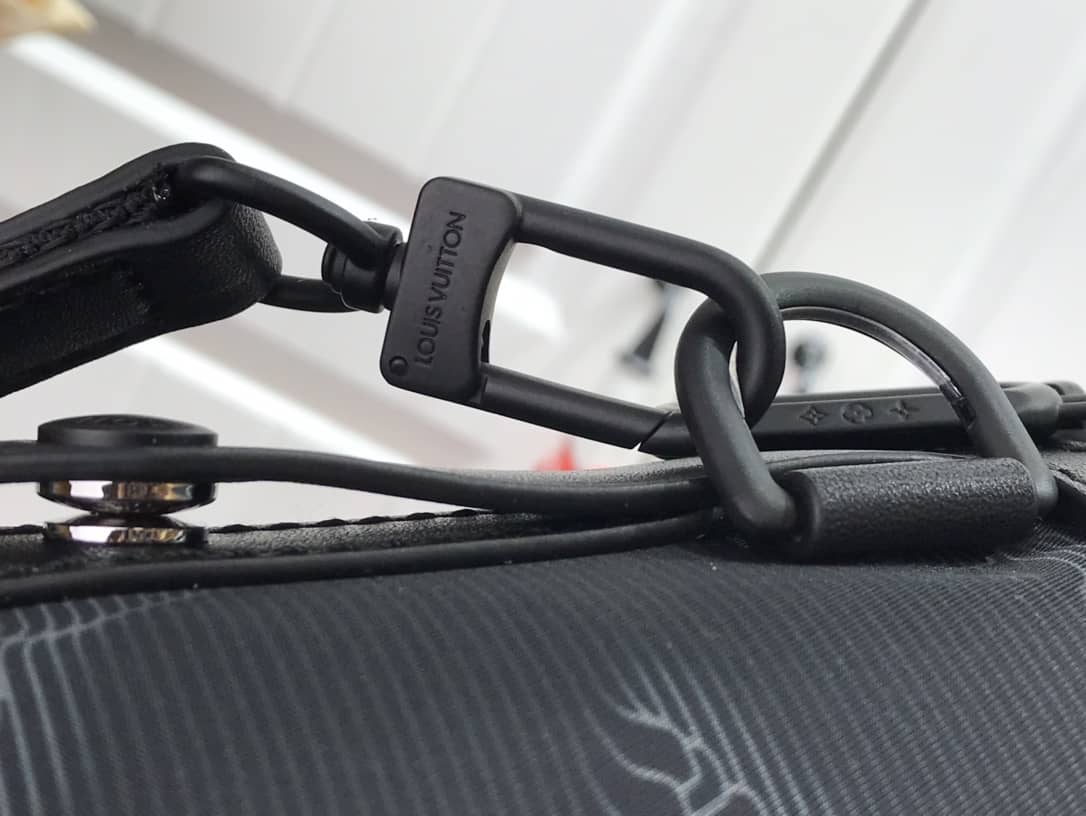 L0vis Vvtt0n 2054 Expandable Polochon Replica Bucket Bag M45604