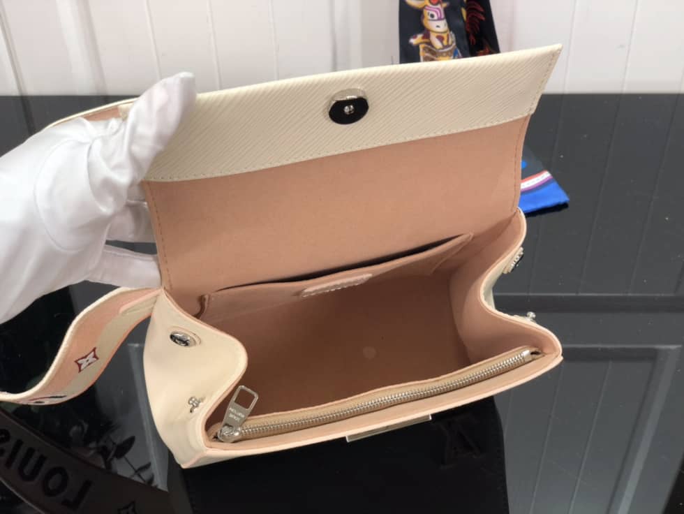 L0vis Vvtt0n Cluny Mini Epi Leather M58928 Replica Shoulder Bag