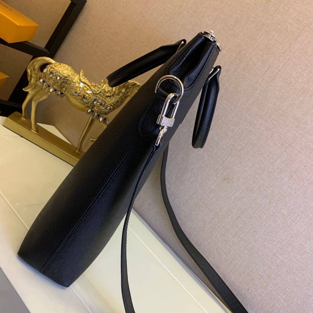 L0vis Vvtt0n Taiga Anton Tote Replica M33433