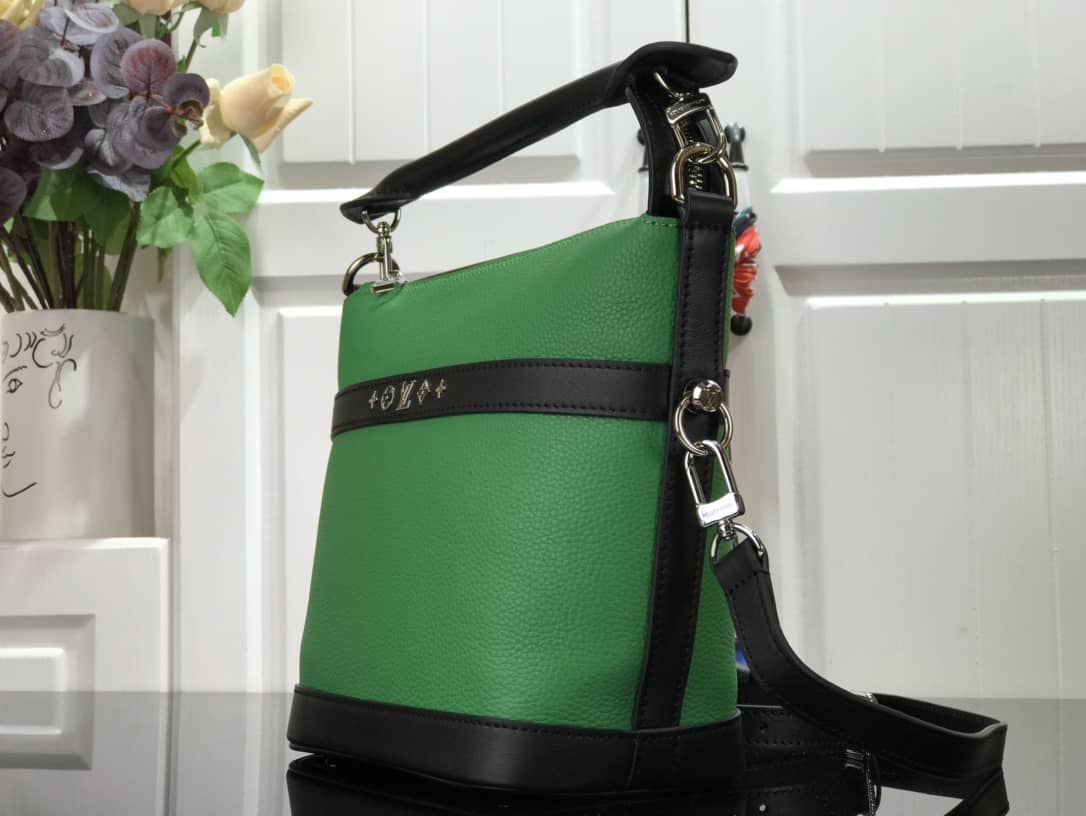 L0vis Vvtt0n Cruiser PM Calfskin Leather Replica Bag Green M57934