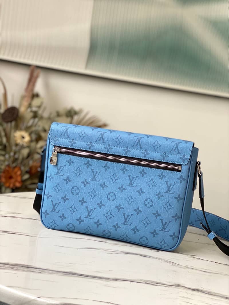 L0vis Vvtt0n Monogram Flap Leather Small Messenger Bag Replica Blue M30745