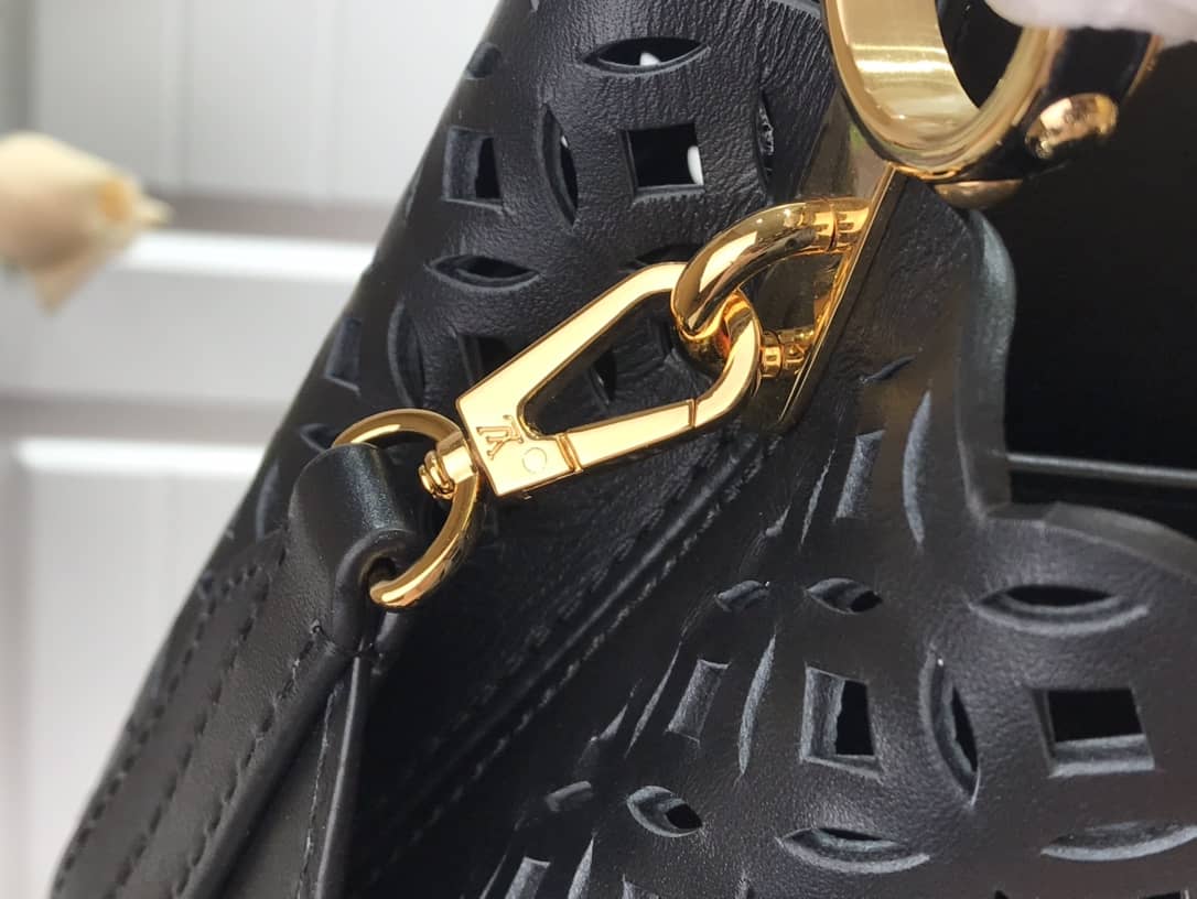 L0vis Vvtt0n Capucines BB Cutout Leather Bag Replica Black M57228