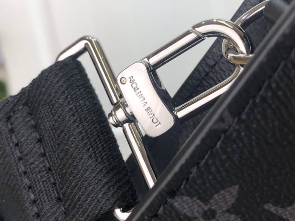 L0vis Vvtt0n Gaston Wearable Wallet Monogram Eclipse Reverse Black M81018 Replica