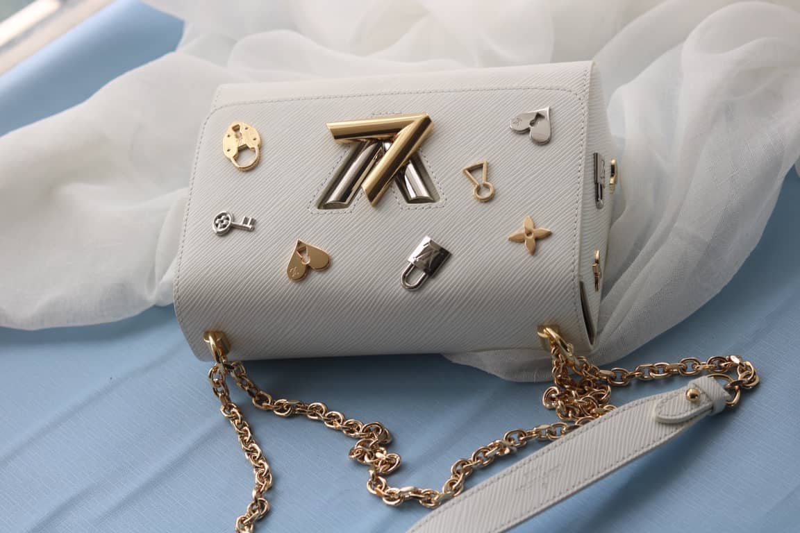 L0vis Vvtt0n Twist Epi Handbag Replica