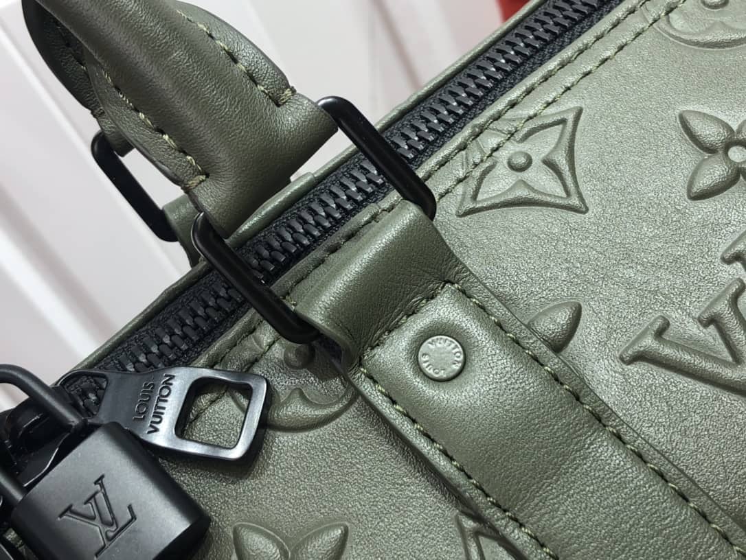 L0vis Vvtt0n Keepall Bandouliere x Nigo Monogram Replica Stripes Green M40567