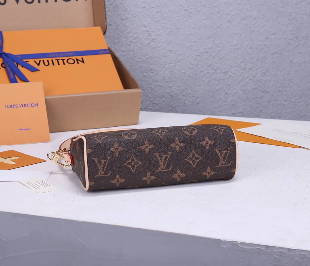 L0vis Vvtt0n Monogram Recital Leather Shoulder Bag Replica M51900