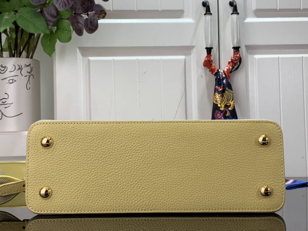 L0vis Vvtt0n Capucines MM Yellow M59872 Replica Shoulder Bag