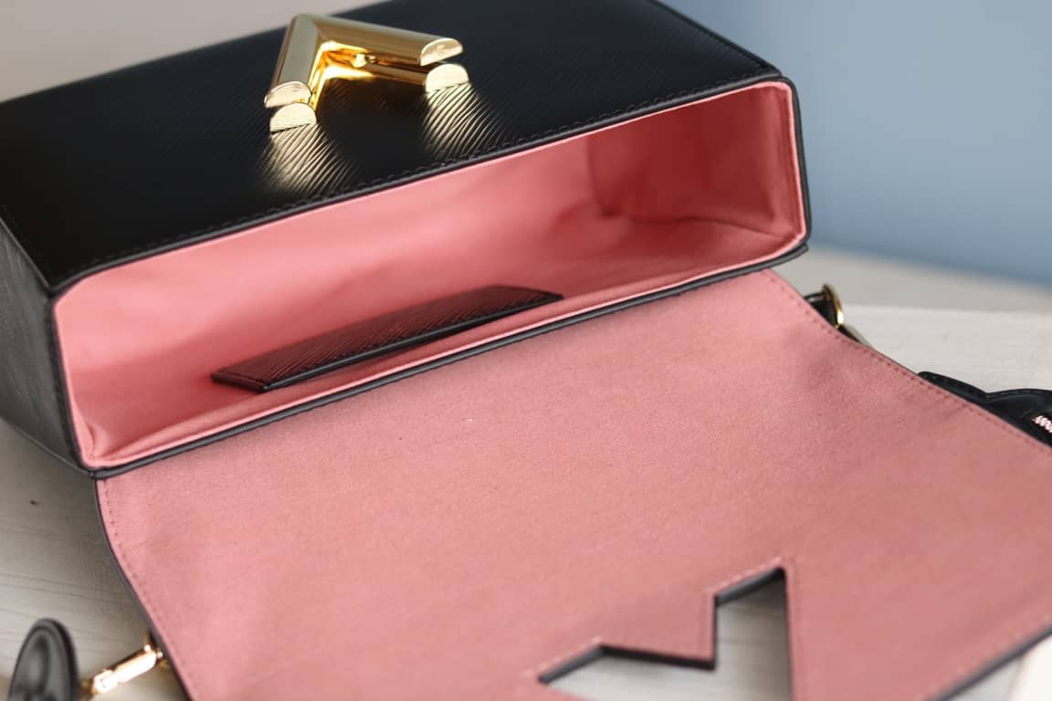 L0vis Vvtt0n Textured Epi Leather Twist Series Bag Black