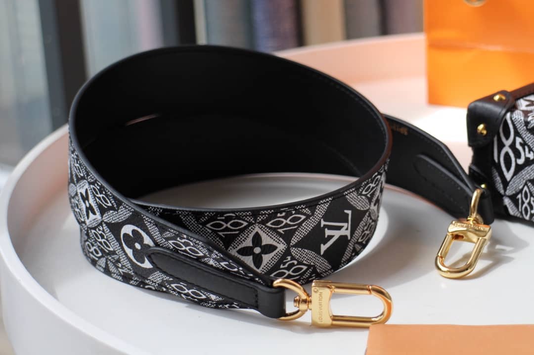 L0vis Vvtt0n Petite Malle Monogram Canvas Replica Bag Black M40273