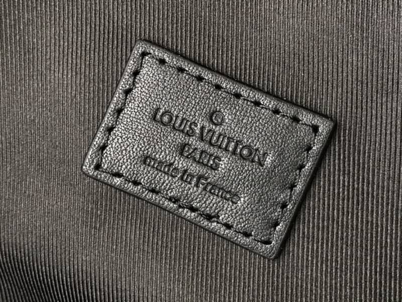 L0vis Vvtt0n Monogram Yellow Logo Discovery Replica Backpack M57965