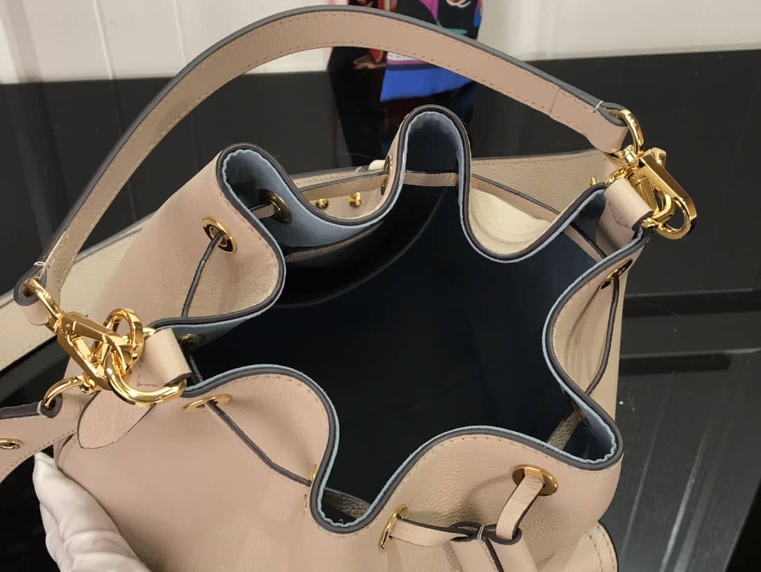 L0vis Vvtt0n Lockme Replica Bucket Bag Gray M57688