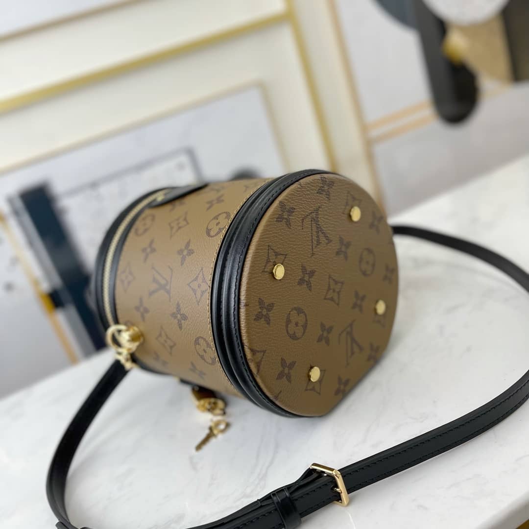 L0vis Vvtt0n Cannes Monogram Reverse Womens Vanity Bag Replica Yellow M43986