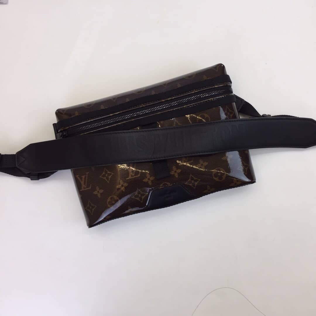 L0vis Vvtt0n PM Monogram Glaze Messenger Bag Replica M43895