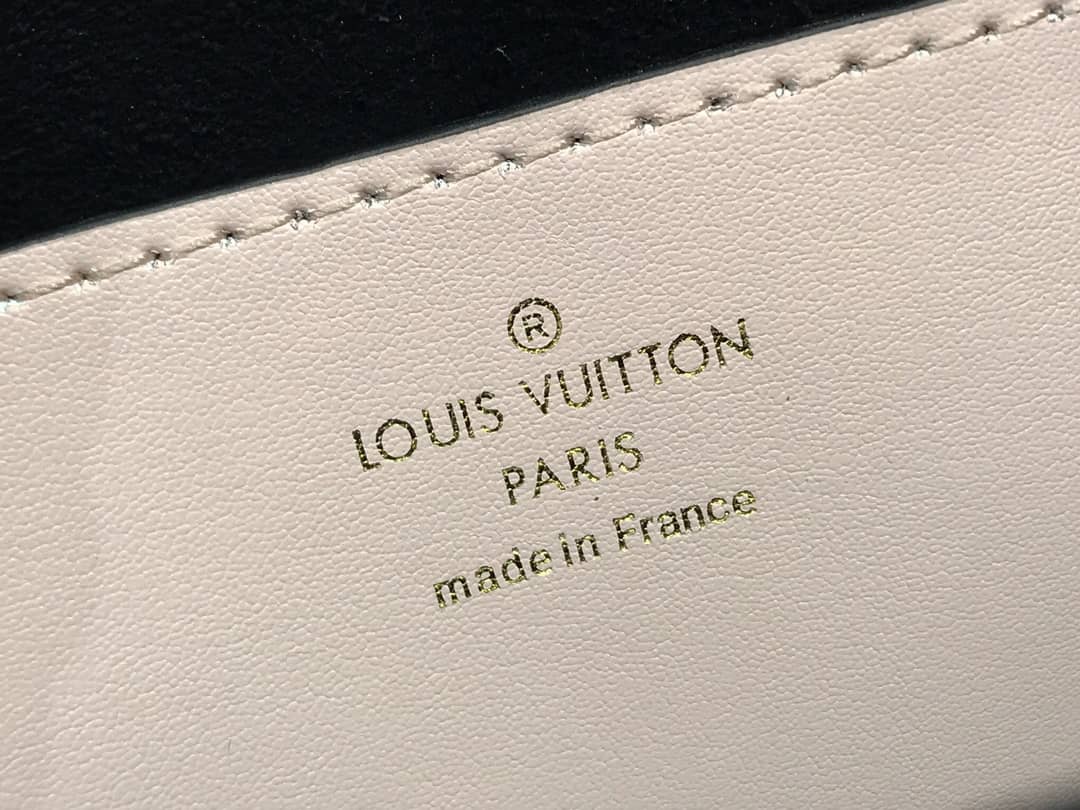 L0vis Vvtt0n Epi leather Twist MM Replica Handbag Black M57667