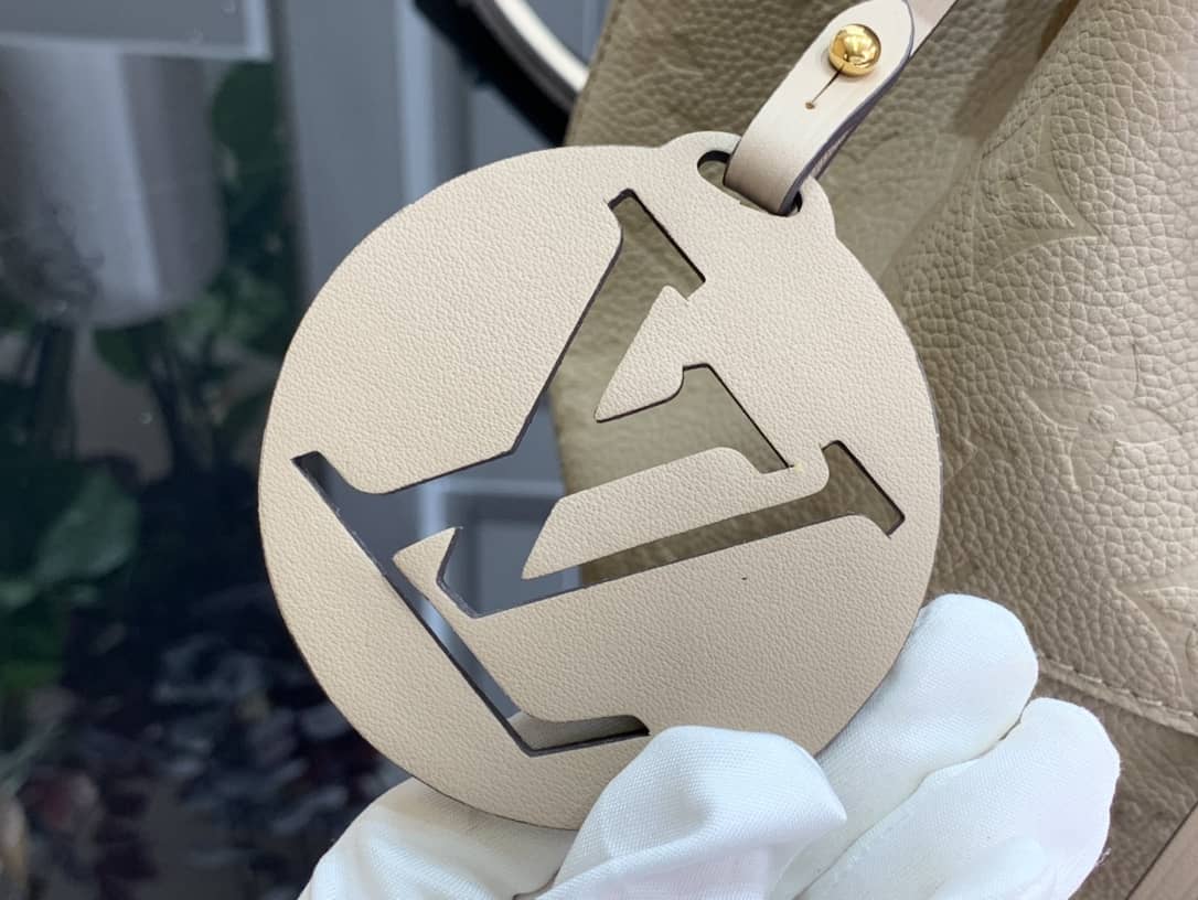 L0vis Vvtt0n Ann Platt Montsouris PM Noir Leather Replica Backpack Cream M45205