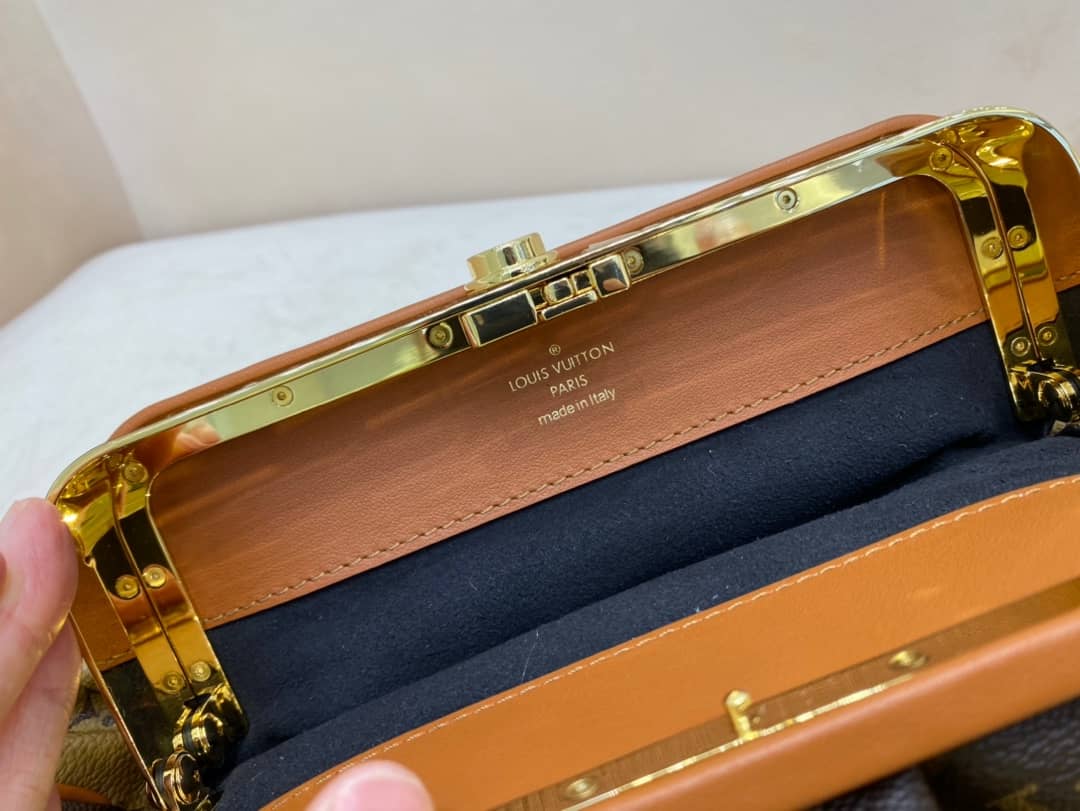 L0vis Vvtt0n Monogram Canvas Boursicot EW Replica Bag Brown M45229